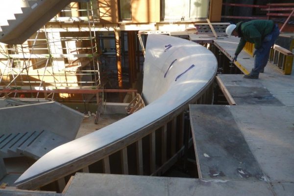 Artes réalise un coffrage courbe pour la crèche sur le chantier de Saint-Josse