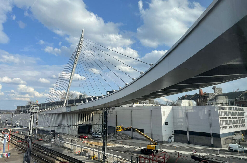 La société andennaise TMI réalise le spectaculaire pont haubané pour la gare des bus de Namur